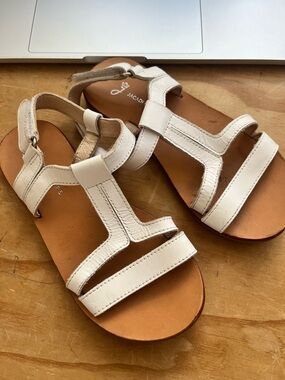 Jacadi White Leather T-Strap girls Sandals